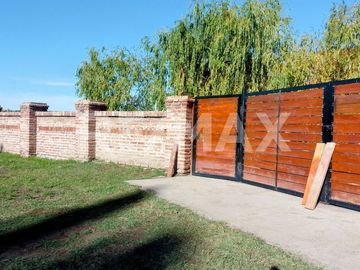 CASA 3 DORMITORIOS EN VENTA B° LAS BRISAS PLOTTIER