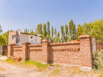 CASA 3 DORMITORIOS EN VENTA B° LAS BRISAS PLOTTIER