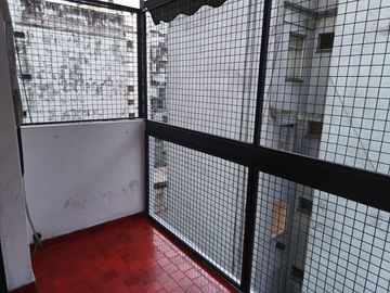 Venta depto 3 ambientes Recoleta escritorio balcón
