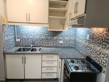 Venta depto 3 ambientes Recoleta escritorio balcón