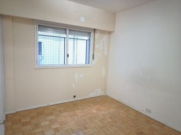 Venta depto 3 ambientes Recoleta escritorio balcón