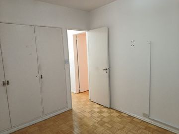 Venta depto 3 ambientes Recoleta escritorio balcón