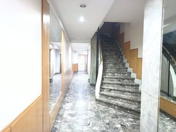 Venta depto 3 ambientes Recoleta escritorio balcón