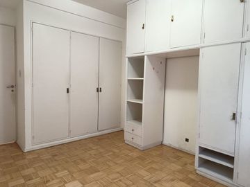 Venta depto 3 ambientes Recoleta escritorio balcón