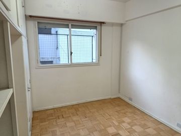 Venta depto 3 ambientes Recoleta escritorio balcón