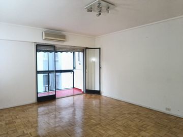 Venta depto 3 ambientes Recoleta escritorio balcón