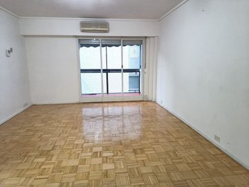 Venta depto 3 ambientes Recoleta escritorio balcón