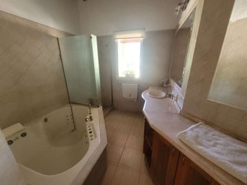 VENTA CASA QUINTA EN EL QUEBRACHAL, CORDOBA CAP.