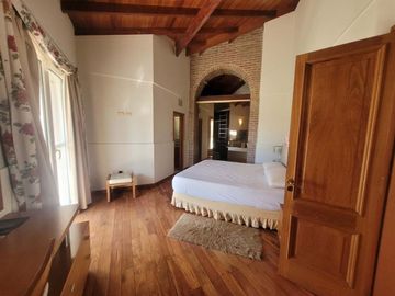 VENTA CASA QUINTA EN EL QUEBRACHAL, CORDOBA CAP.