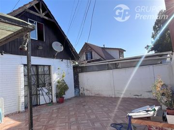 Casa en Venta en Av. Pajaritos con uno Sur