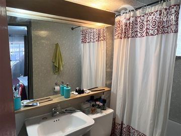 Casa en Venta en Av. Pajaritos con uno Sur