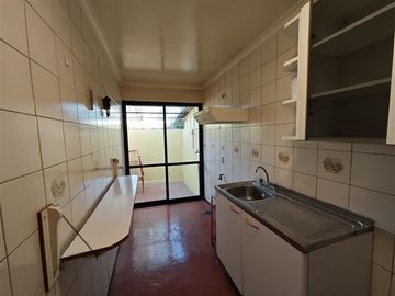 Casa en Venta en Preciosa casa en pasaje cerrado Av Macul / Los Plátanos Próxima Estación De Metro