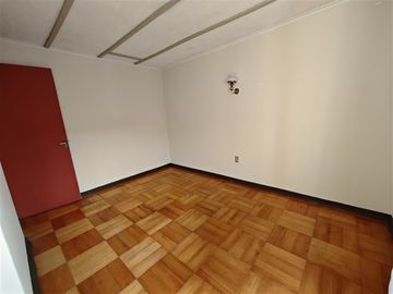 Casa en Venta en Preciosa casa en pasaje cerrado Av Macul / Los Plátanos Próxima Estación De Metro