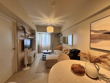 Avida Towers Turf BGC 1BR Fully Furnished Condo For Rent