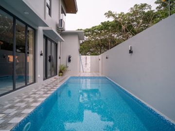 FOR SALE: Elegant 4-Bedroom Home in The Orchard Golf and Country Club, Dasmariñas