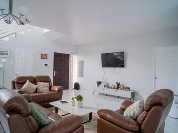 FOR SALE: Elegant 4-Bedroom Home in The Orchard Golf and Country Club, Dasmariñas