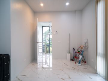 FOR SALE: Elegant 4-Bedroom Home in The Orchard Golf and Country Club, Dasmariñas