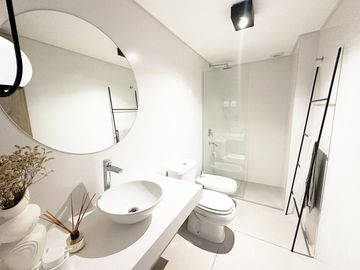 Casa de 2 dormitorios en Venta en Centro, Rosario, amueblada jardin y pileta