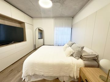 Casa de 2 dormitorios en Venta en Centro, Rosario, amueblada jardin y pileta
