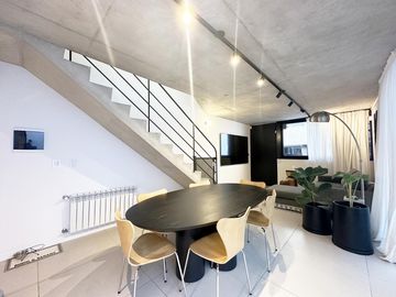 Casa de 2 dormitorios en Venta en Centro, Rosario, amueblada jardin y pileta