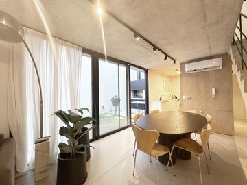 Casa de 2 dormitorios en Venta en Centro, Rosario, amueblada jardin y pileta