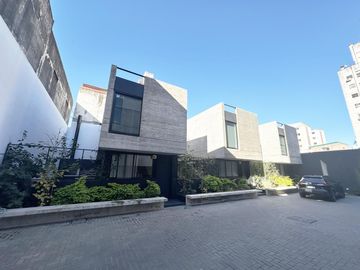 Casa de 2 dormitorios en Venta en Centro, Rosario, amueblada jardin y pileta