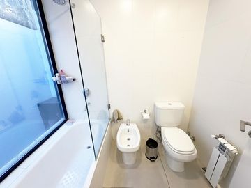 Casa de 2 dormitorios en Venta en Centro, Rosario, amueblada jardin y pileta