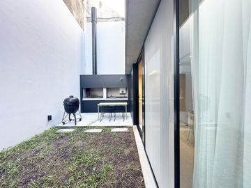 Casa de 2 dormitorios en Venta en Centro, Rosario, amueblada jardin y pileta
