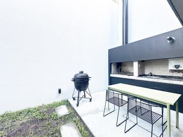 Casa de 2 dormitorios en Venta en Centro, Rosario, amueblada jardin y pileta