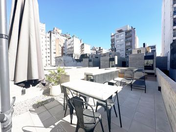Casa de 2 dormitorios en Venta en Centro, Rosario, amueblada jardin y pileta