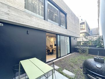 Casa de 2 dormitorios en Venta en Centro, Rosario, amueblada jardin y pileta