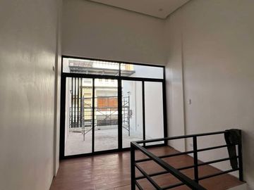 Modern 3-Bedroom Townhouse with Roof Deck For Sale in Doña Aurora Quezon City