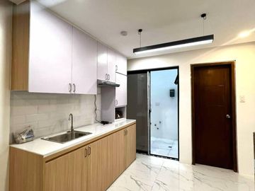 Modern 3-Bedroom Townhouse with Roof Deck For Sale in Doña Aurora Quezon City