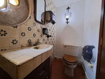 CASA  COLONIAL EN VENTA/RENTA EN EL CENTRO DE  COYOACAN