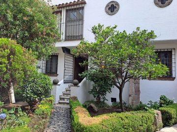 CASA  COLONIAL EN VENTA/RENTA EN EL CENTRO DE  COYOACAN