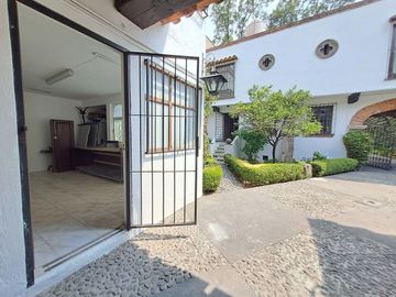 CASA  COLONIAL EN VENTA/RENTA EN EL CENTRO DE  COYOACAN