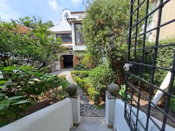 CASA  COLONIAL EN VENTA/RENTA EN EL CENTRO DE  COYOACAN