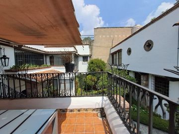 CASA  COLONIAL EN VENTA/RENTA EN EL CENTRO DE  COYOACAN