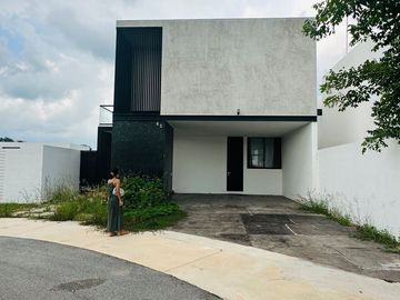 Casa en Venta en Privada Residencial Inara en Cholul