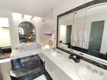 LOMAS HIPODROMO HERMOSA CASA EN VENTA