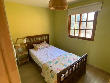 SE VENDE HERMOSA PARCELA CON 3 CABAÑAS EQUIPADAS