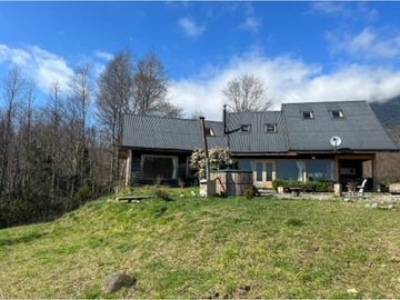VENTA CASA PUCÓN - LOS CALABOZOS 3D 3B 180M2
