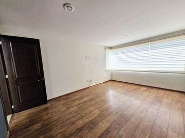 Casa Venta con terreno excedente en esquina en Bosque de las Fuentes Calimaya a 10 min de Galerías Metepec