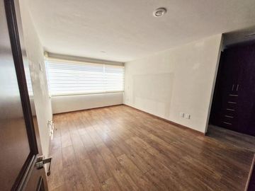 Casa Venta con terreno excedente en esquina en Bosque de las Fuentes Calimaya a 10 min de Galerías Metepec
