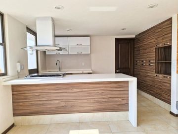 Casa Venta con terreno excedente en esquina en Bosque de las Fuentes Calimaya a 10 min de Galerías Metepec
