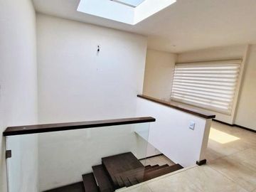 Casa Venta con terreno excedente en esquina en Bosque de las Fuentes Calimaya a 10 min de Galerías Metepec