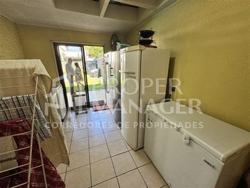 Casa en Venta en Amplia Casa de 3D-3B + Piscina en Quilamapu