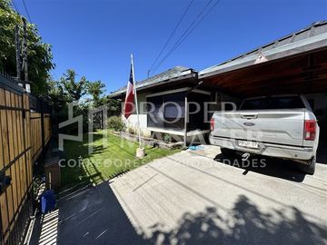 Casa en Venta en Amplia Casa de 3D-3B + Piscina en Quilamapu