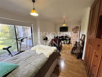Casa en Venta en Amplia Casa de 3D-3B + Piscina en Quilamapu