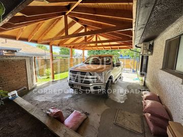 Casa en Venta en Amplia Casa de 3D-3B + Piscina en Quilamapu